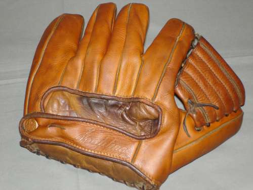 Joe DiMaggio Spalding 133 2 Back